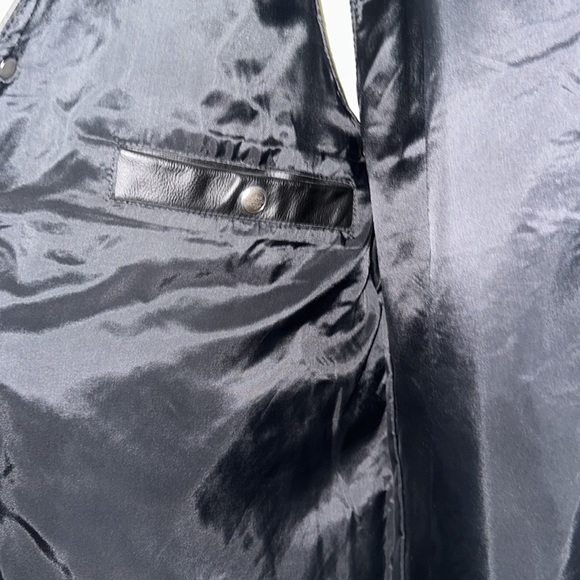 Harley-Davidson Men's Genuine Leather Vest, Snap Closure, Sized Medium Long! - Picture 5 of 5